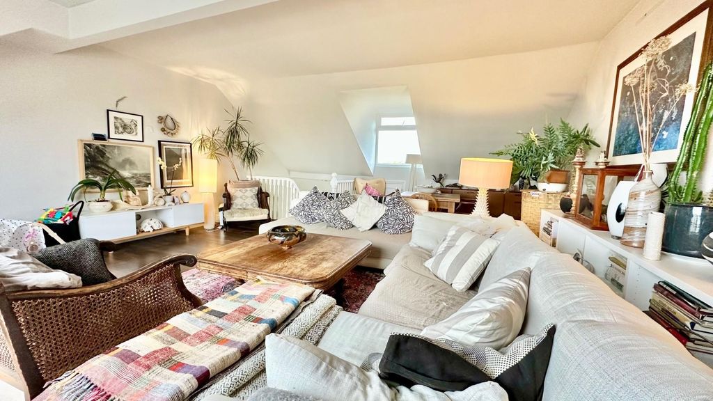 Property photo 1 of 25