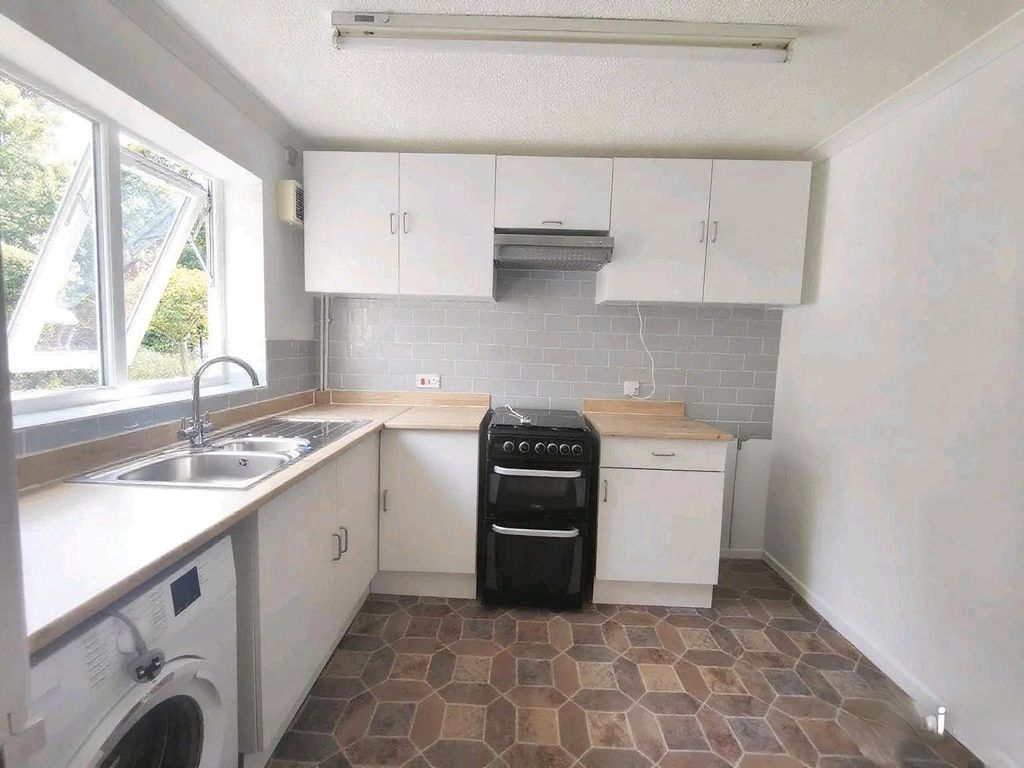 Property photo 3 of 12 Picture No. 14