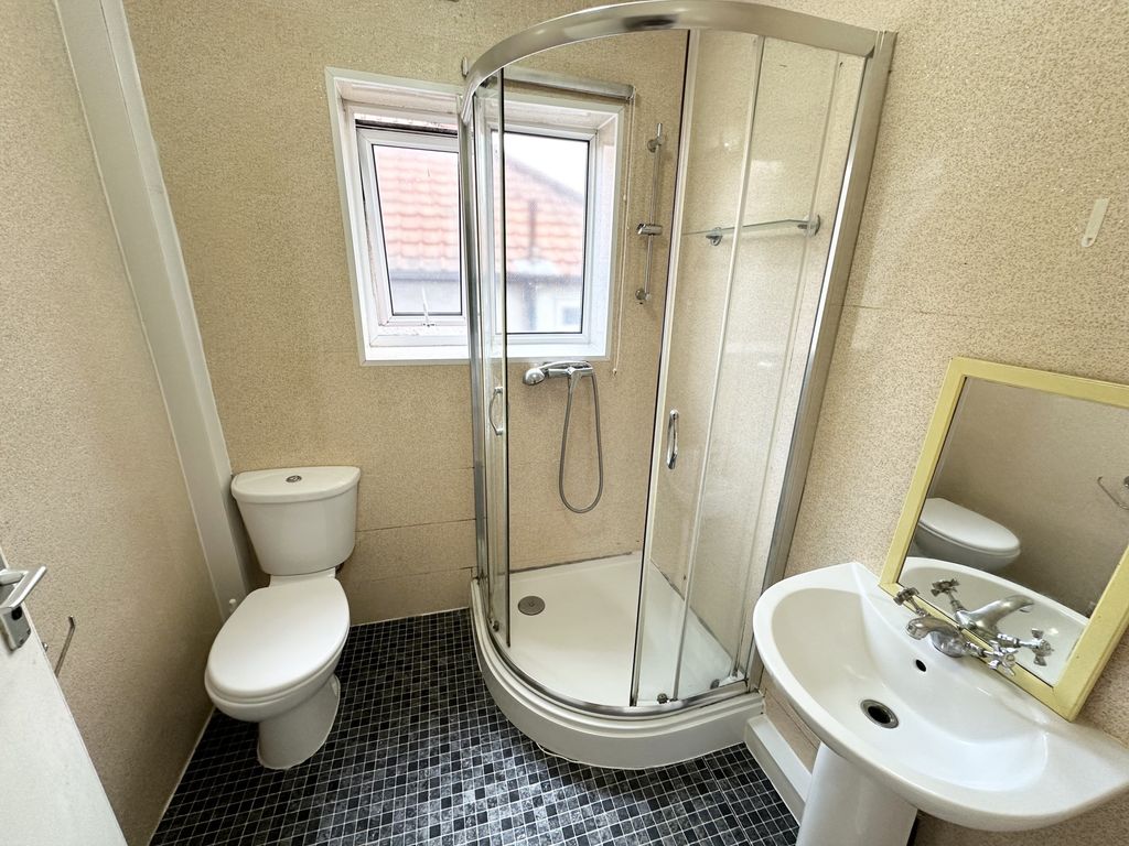 Property photo 2 of 3