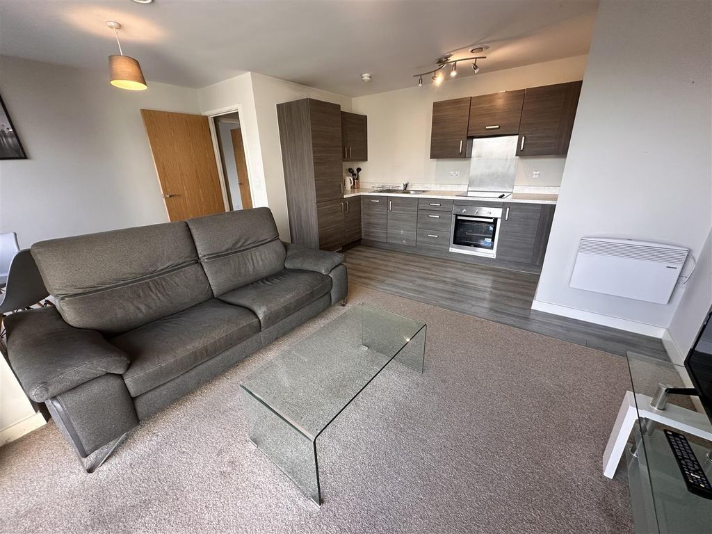 Property photo 3 of 11