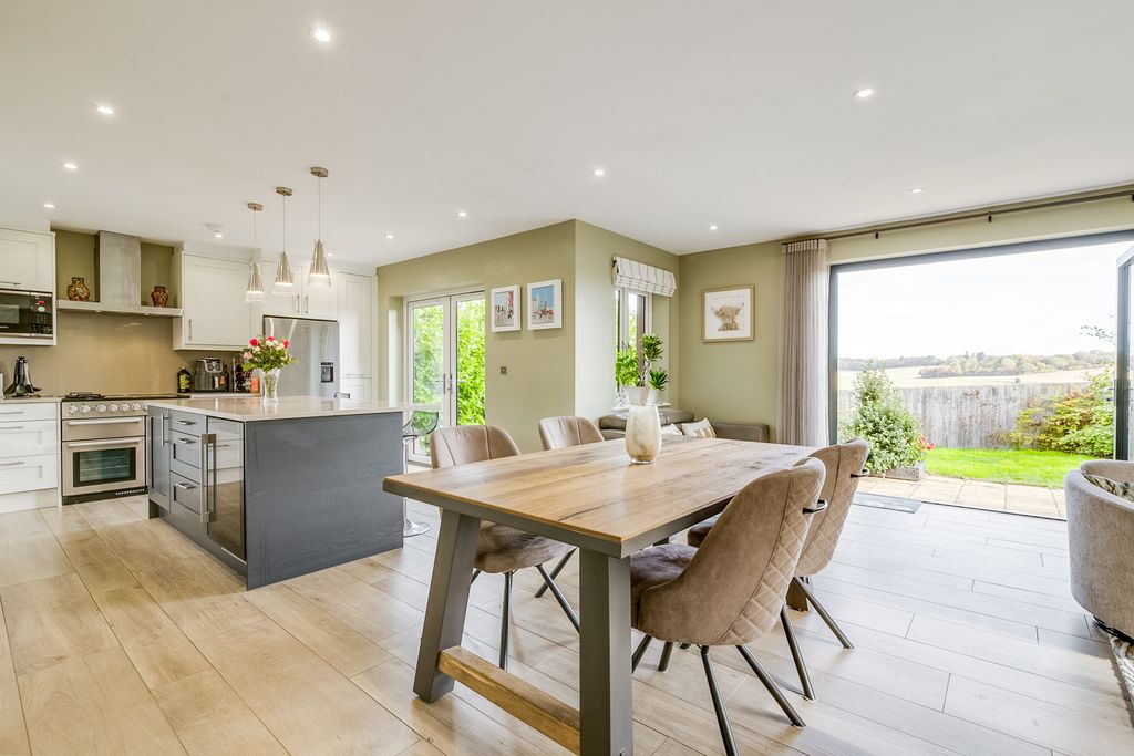 Property photo 2 of 24