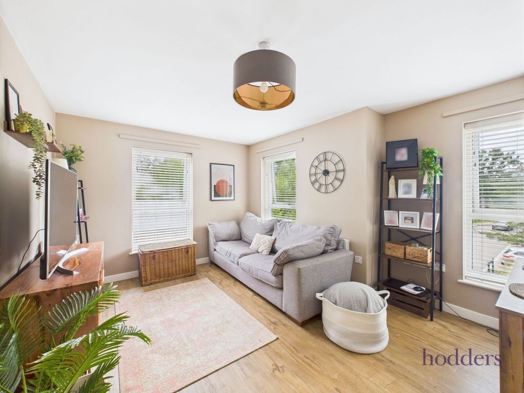 Property photo 2 of 22 Picture No. 16