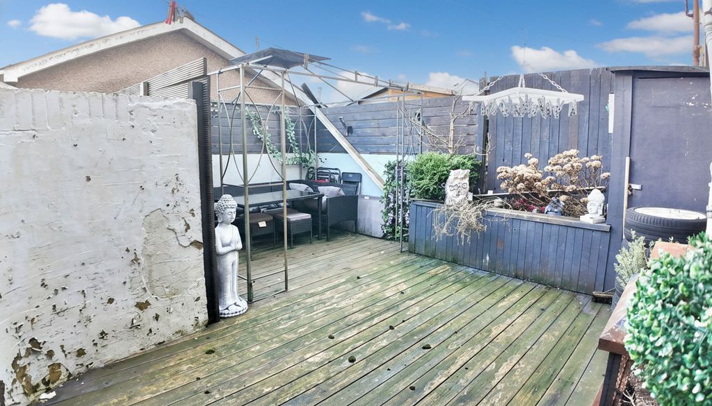 Property photo 2 of 29