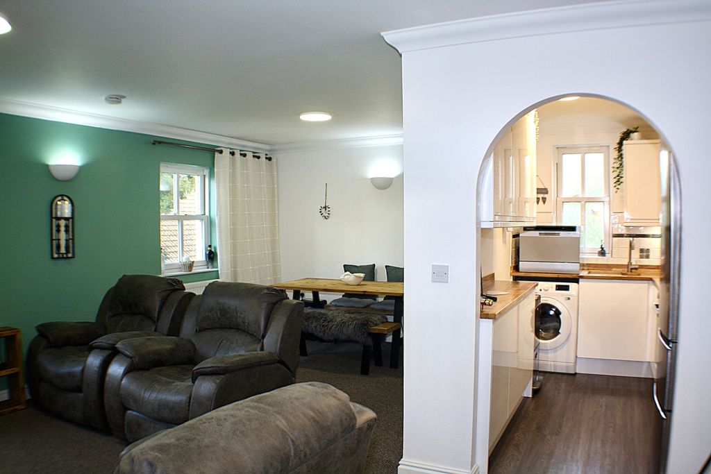 Property photo 3 of 10 Image 3