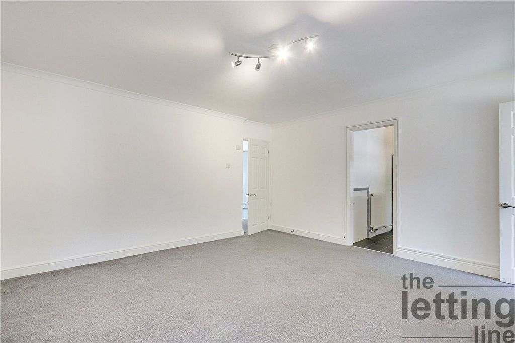 Property photo 2 of 11 Picture No. 25