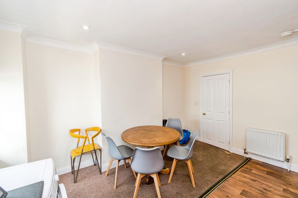 Property photo 3 of 11 Pbox-Img.Jpg