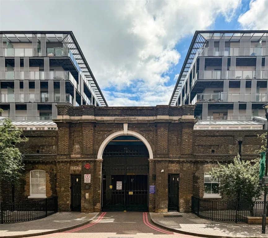 Apartment in Woolwich SE18 - View 3