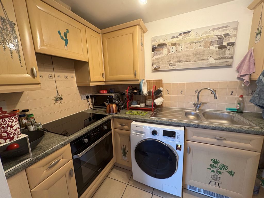 Property photo 2 of 12 4