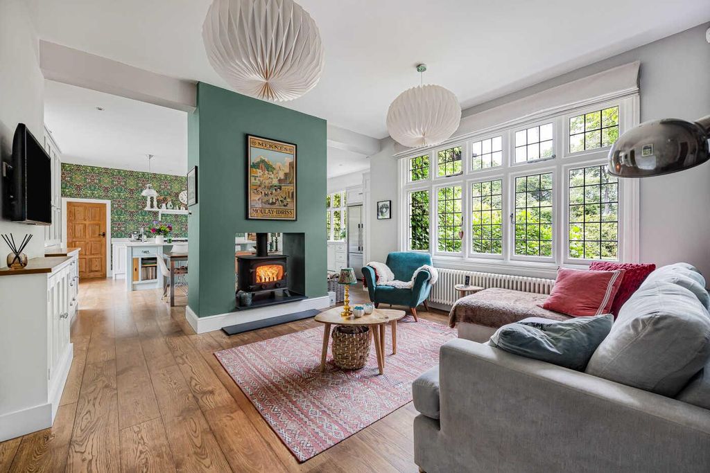 Additional image 5 of 7 bed detached house for saleHarpsden Woods, Harpsden, Henley-On-Thames, Oxfordshire RG9