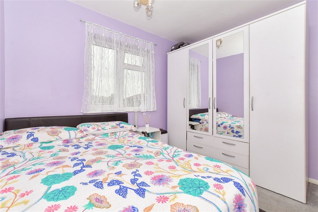 Property photo 2 of 9 Bedroom