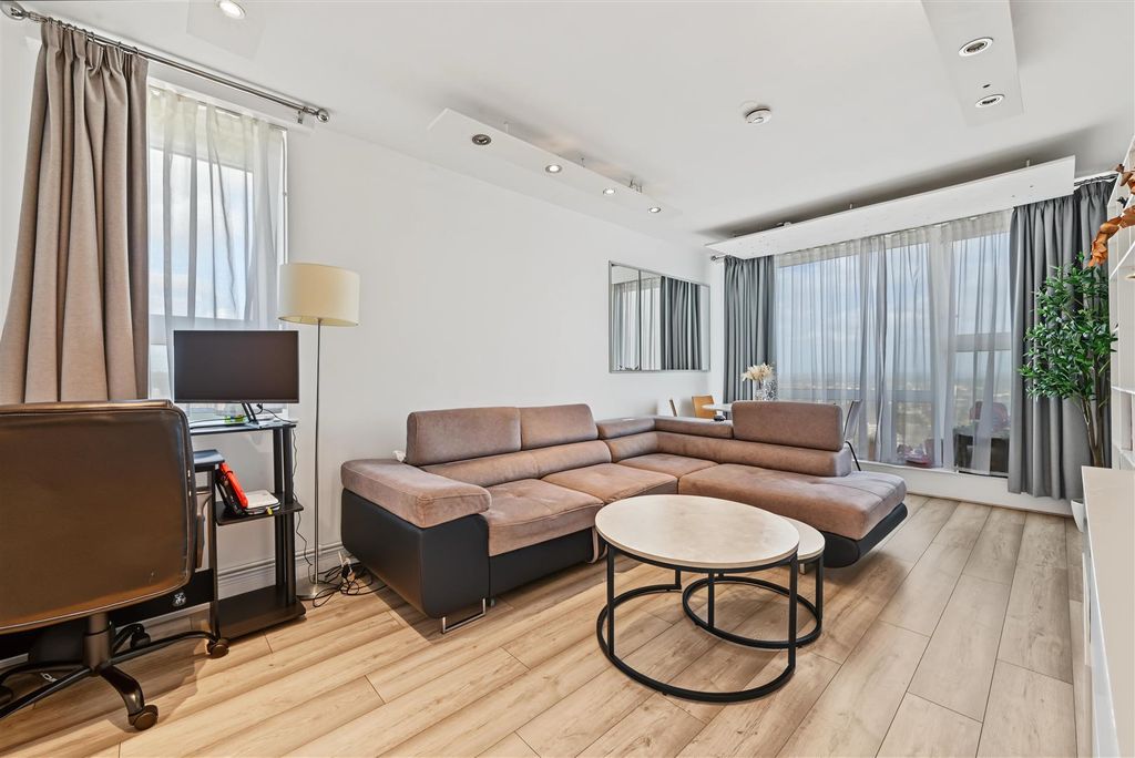 Property photo 2 of 15 6