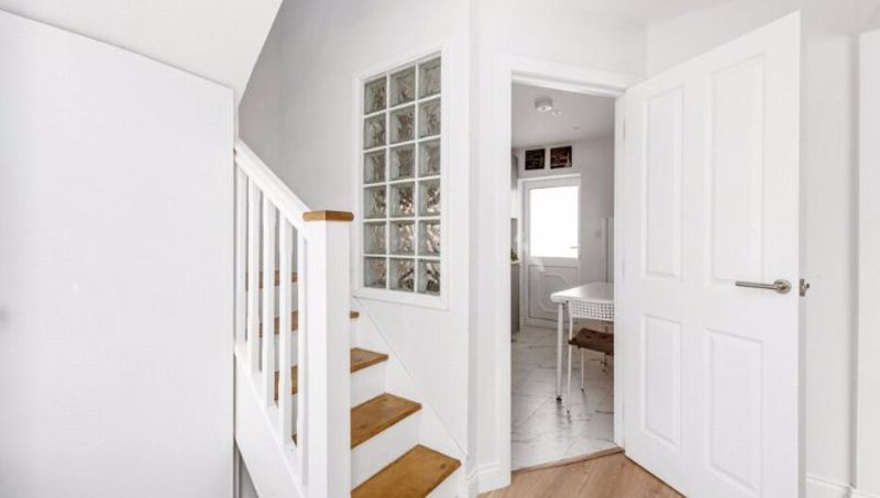 Property photo 2 of 17 Photo 6