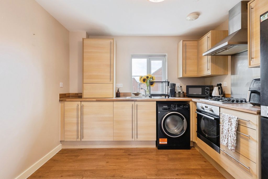 Property photo 3 of 16 Pbox-Img.Jpg