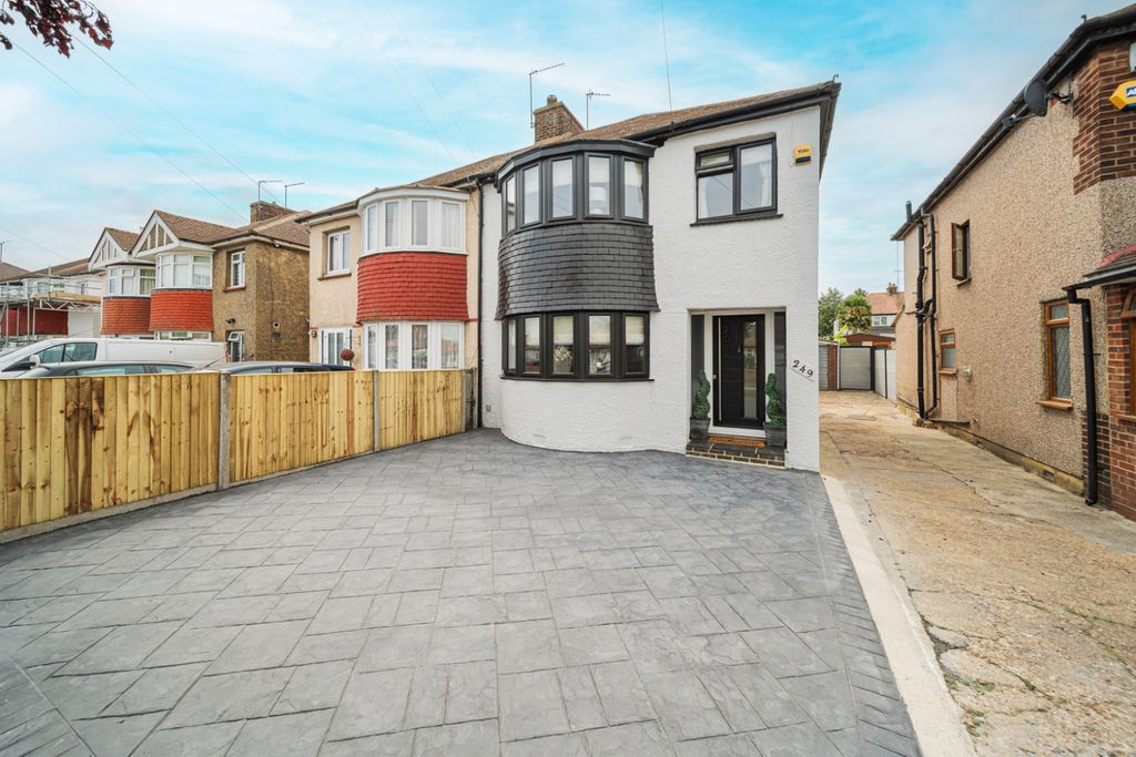 Property photo 1 of 14 4300341