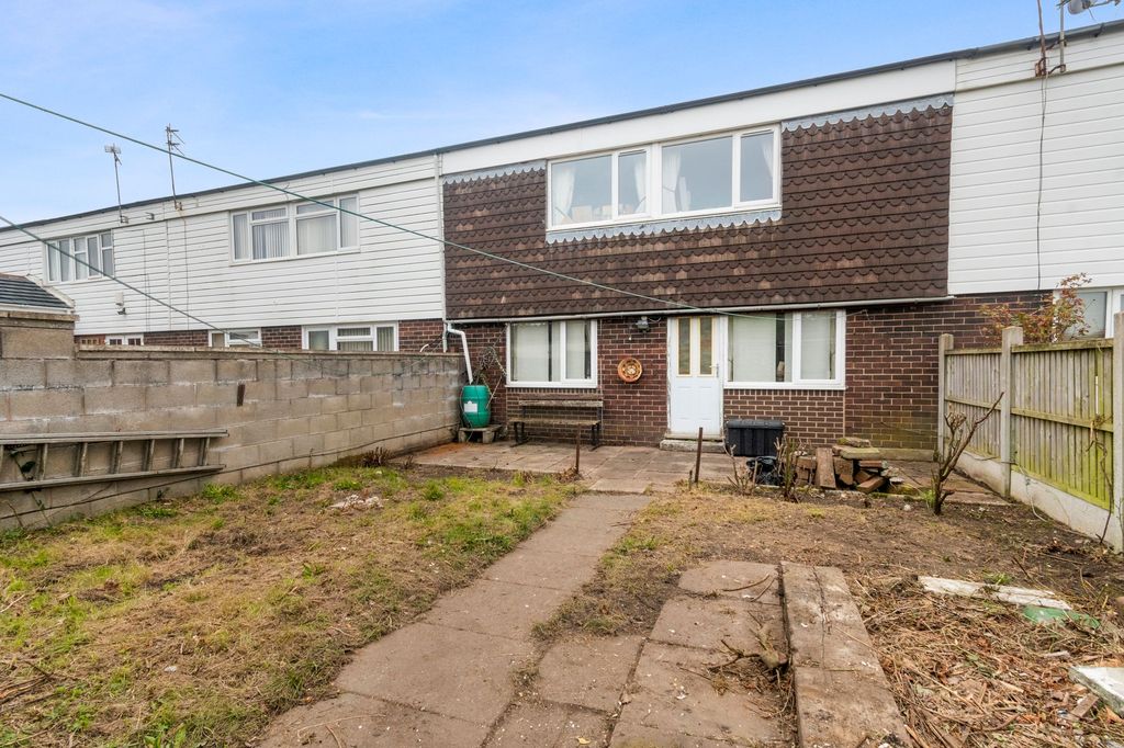 Property photo 2 of 25