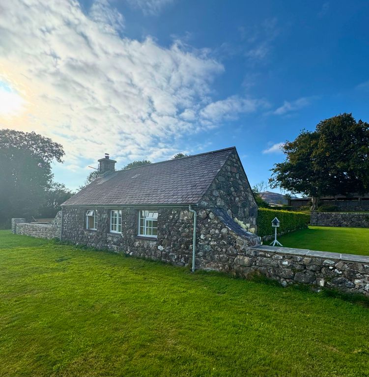 Property photo 1 of 1