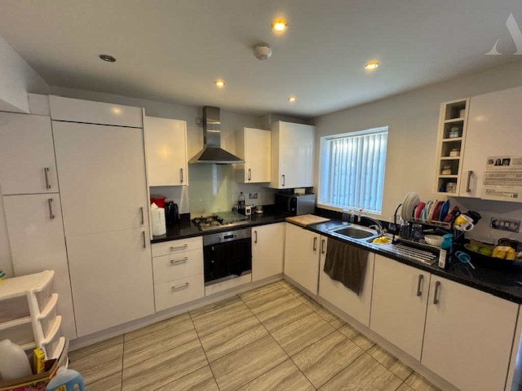 Property photo 3 of 12 27A Bromford  Road Kitchen