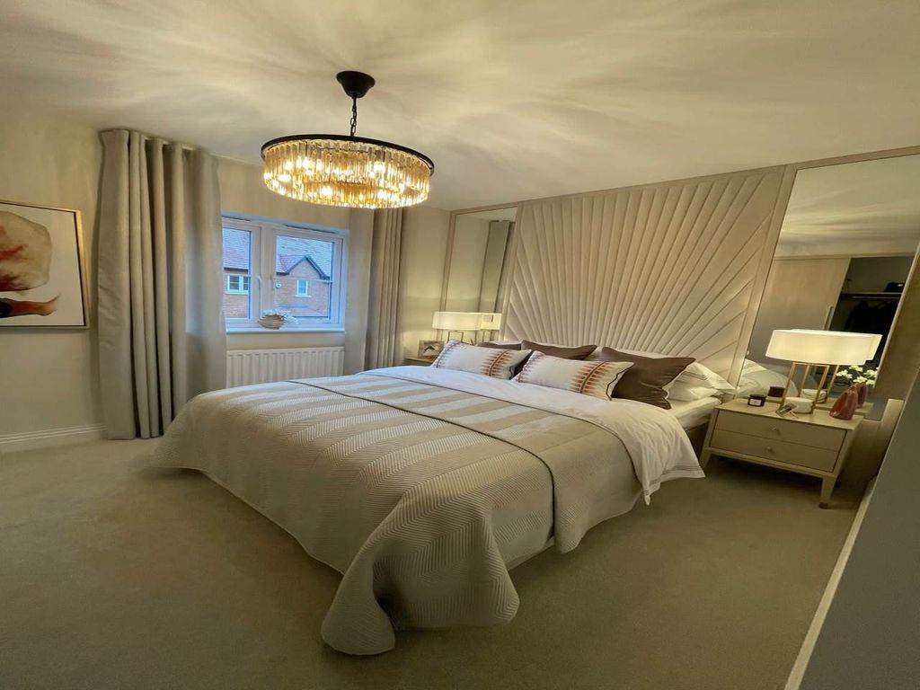 Property photo 3 of 7 Main Bedroom