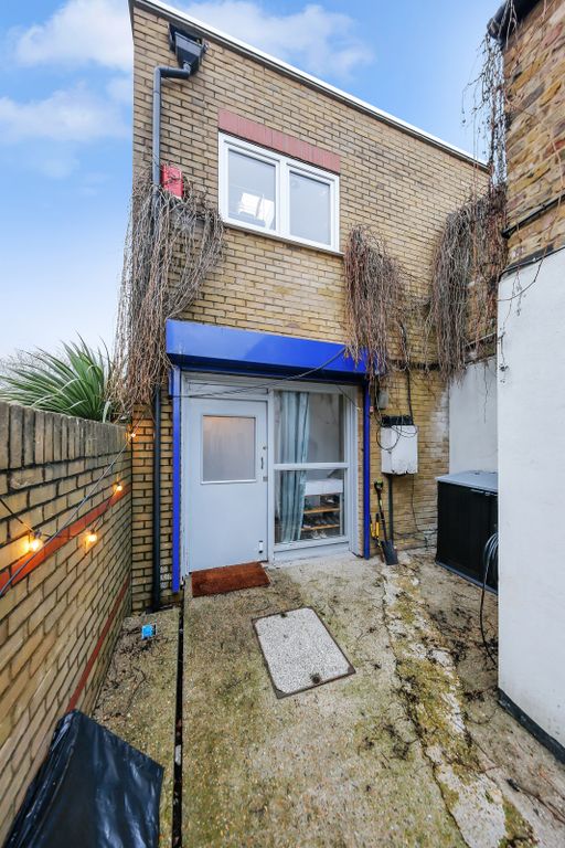 Property photo 3 of 24 Picture No. 15