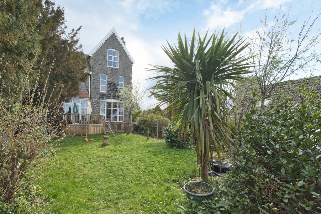 Property photo 3 of 30