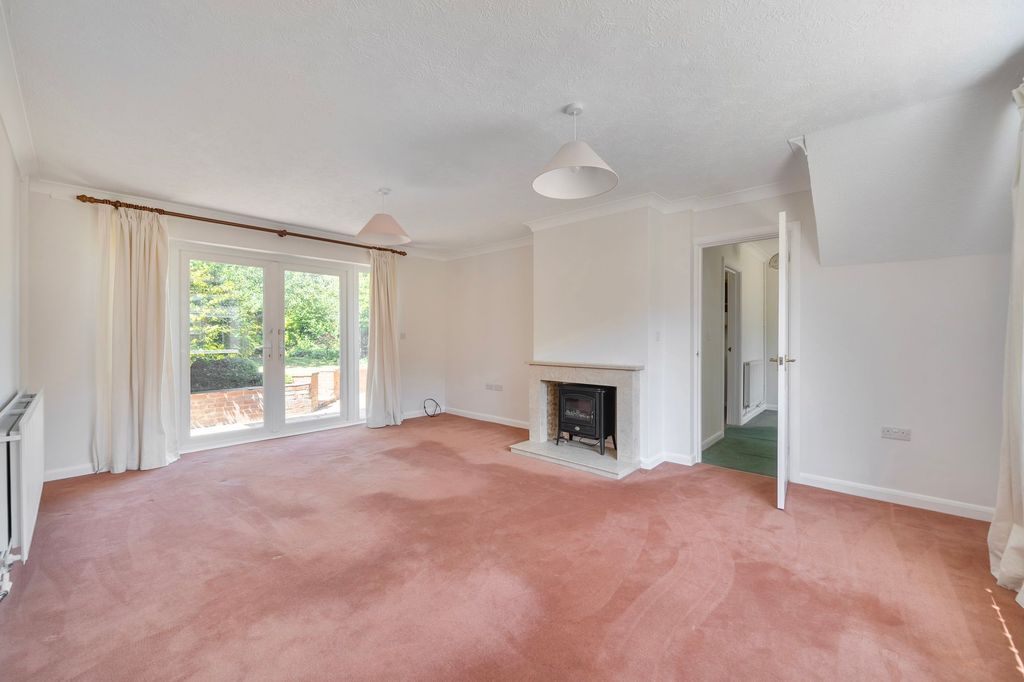 Property photo 2 of 25