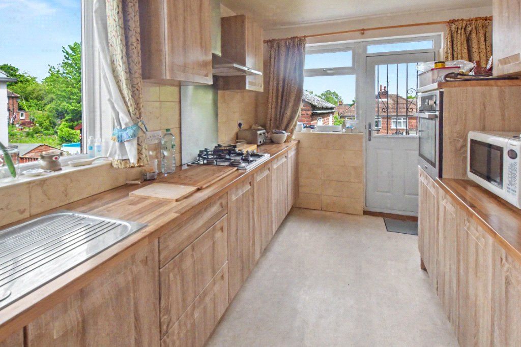 Property photo 2 of 17 Kitchen