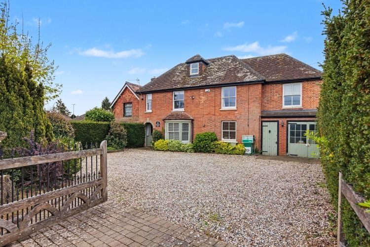 Property photo 1 of 10 326835