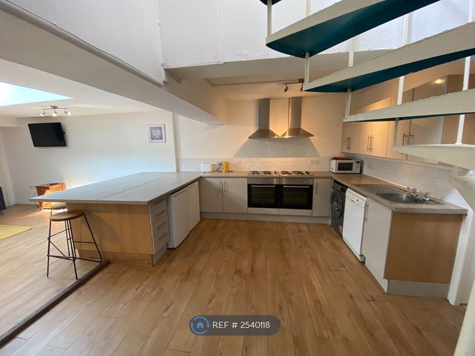 Property photo 2 of 9