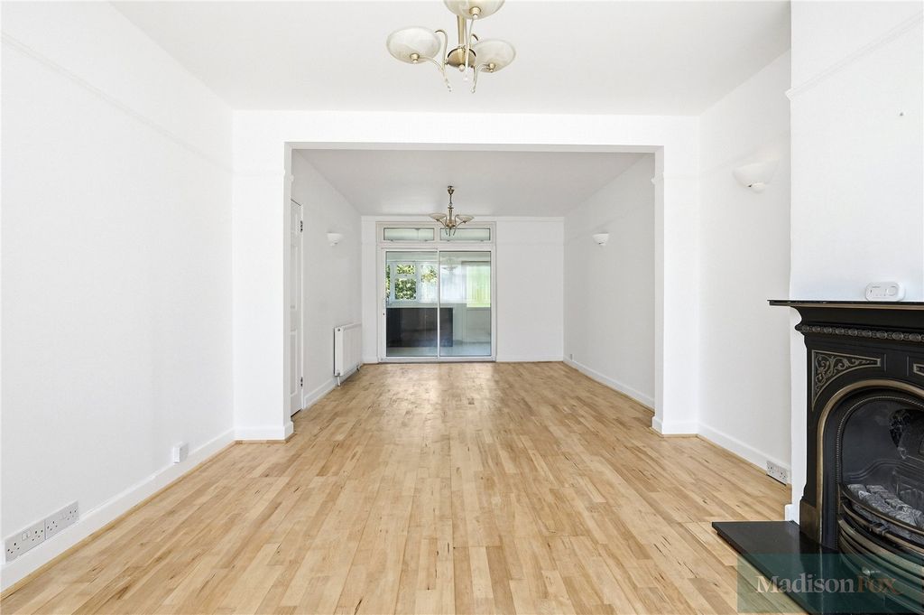 Property photo 3 of 22 Picture No. 08