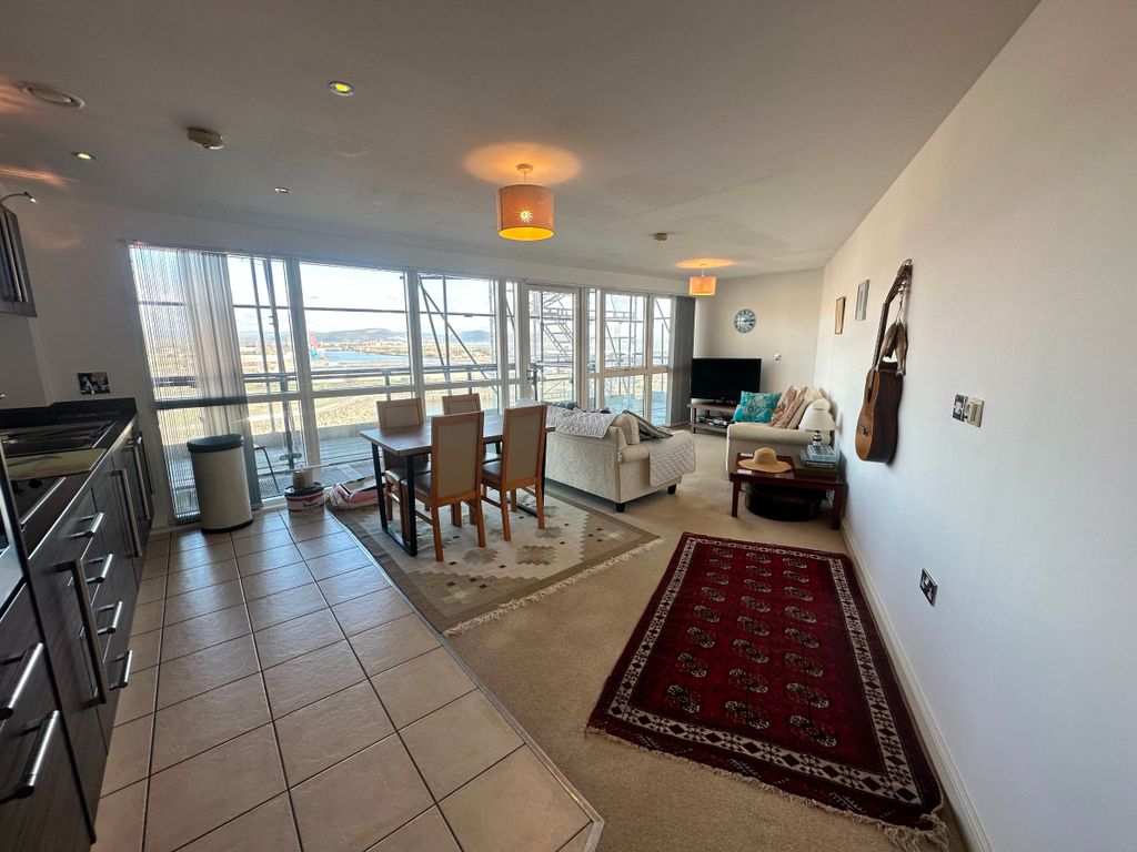 Property photo 2 of 23