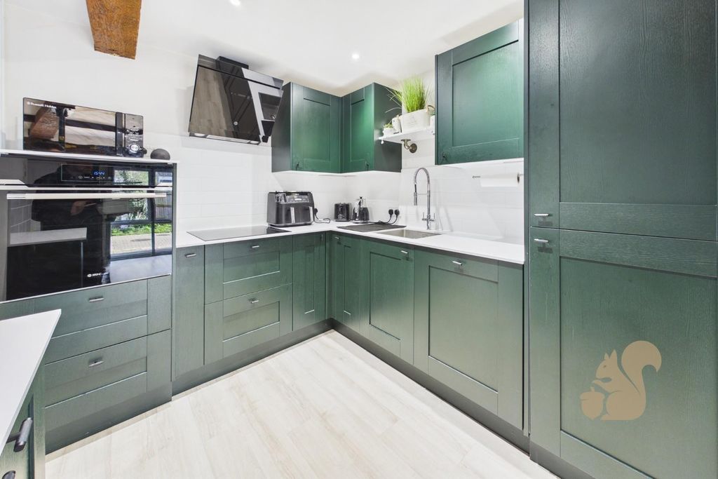 Property photo 2 of 17 Kitchen