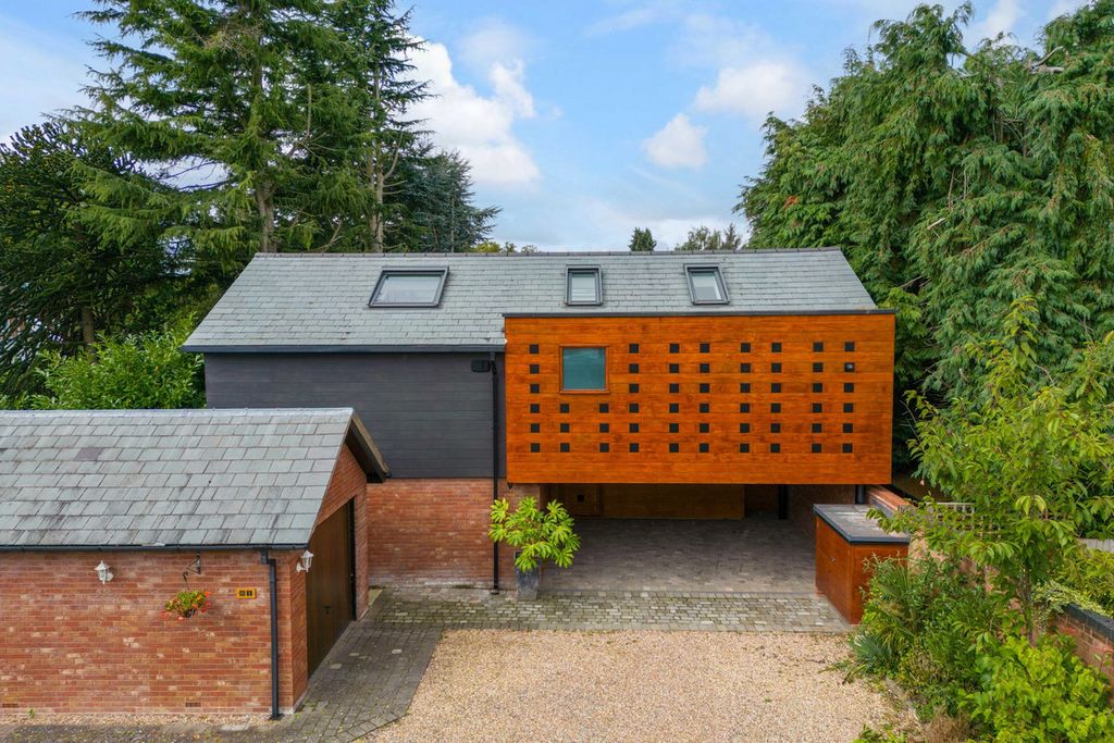 Property photo 2 of 41