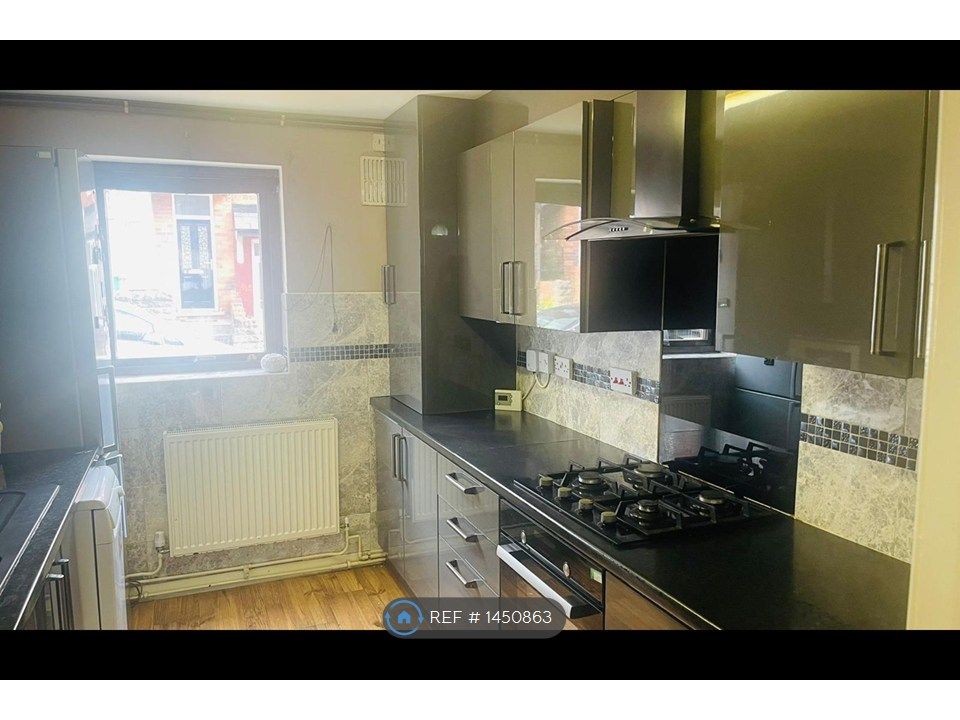 Property photo 2 of 31
