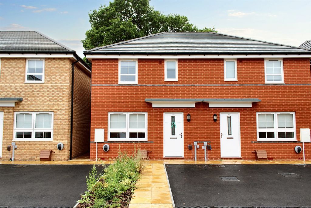 Property photo 1 of 9 (Main)