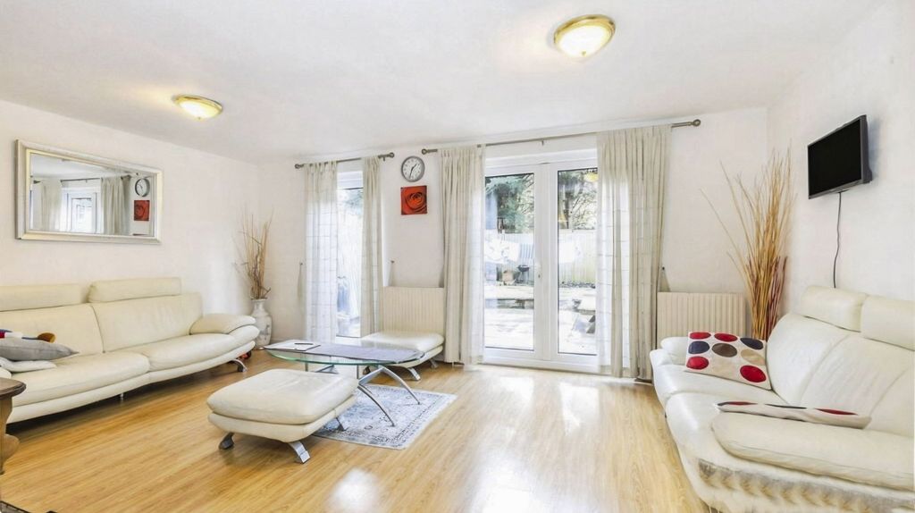 Property photo 2 of 7