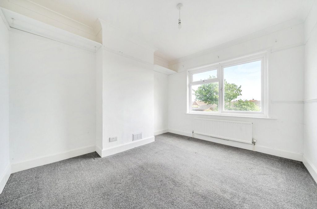 Property photo 2 of 17 1458668-7-6A03499...