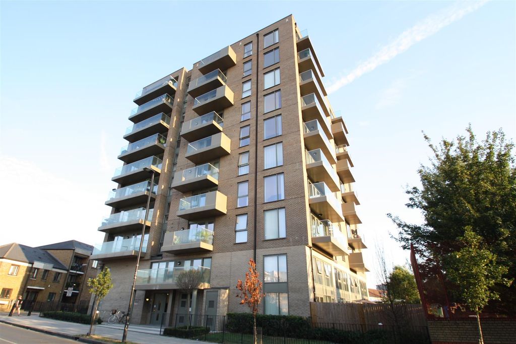 Property photo 1 of 9 Bootmakers Court