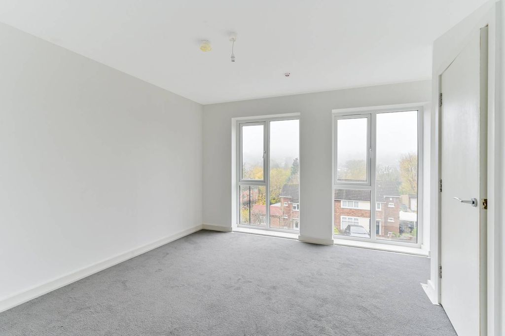 Property photo 1 of 4