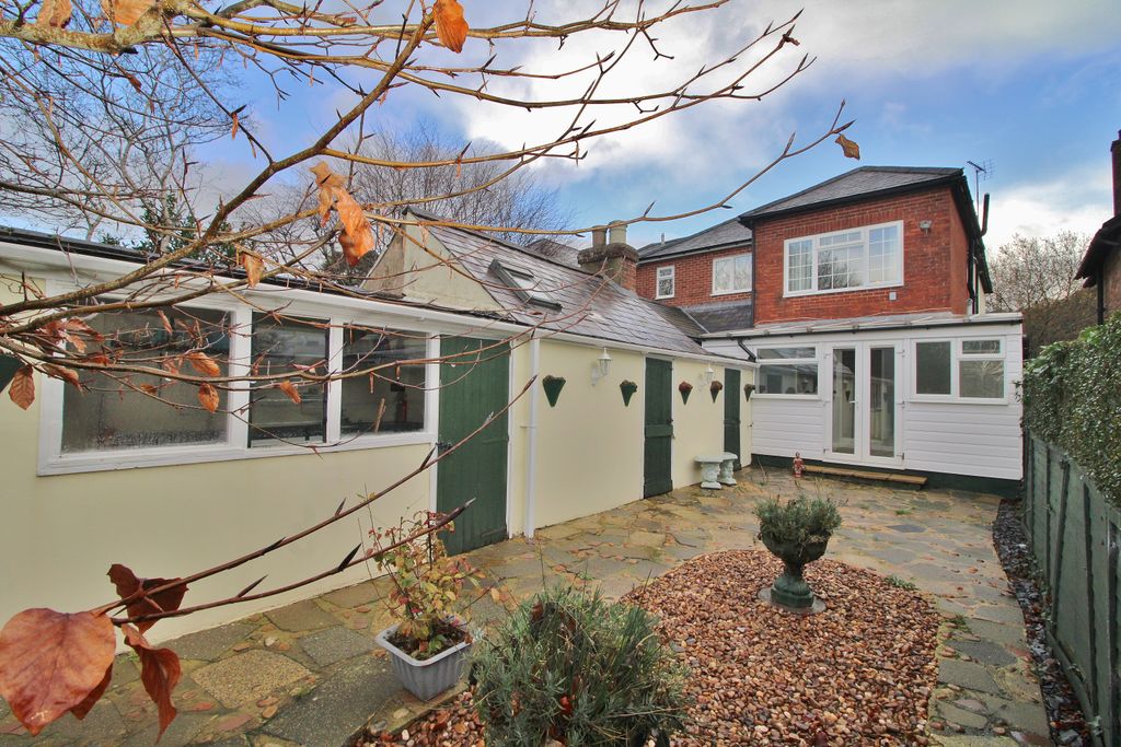 Property photo 2 of 23