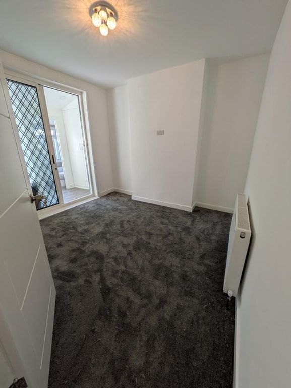 Property photo 1 of 13 Bedroom