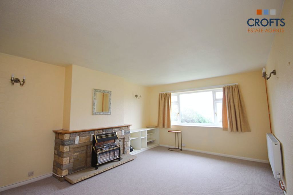 Property photo 2 of 11 Lounge