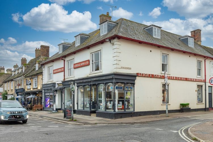 Property photo 2 of 8 267940