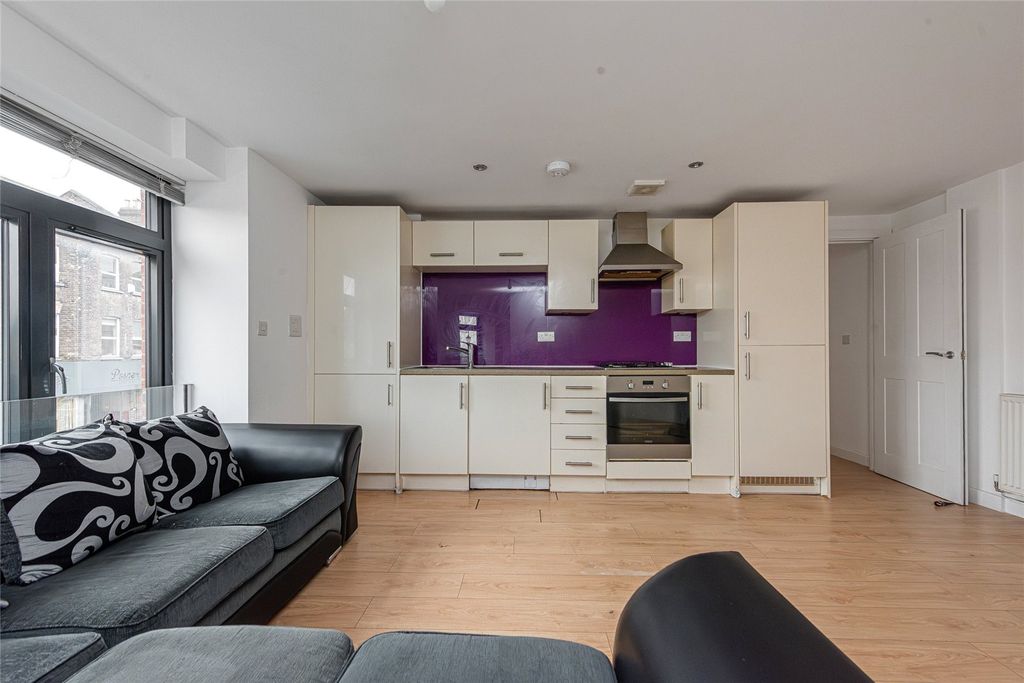 Property photo 3 of 8 Picture No. 05