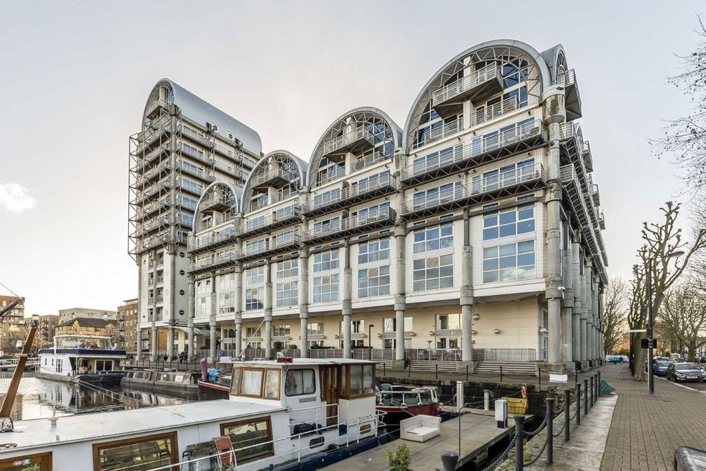 Property photo 1 of 5