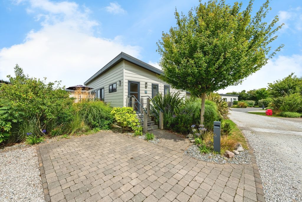 Property photo 1 of 17 Photo