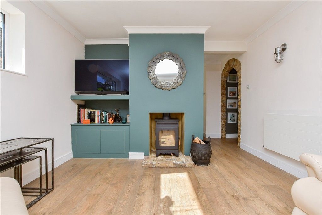 Property photo 1 of 20 Lounge