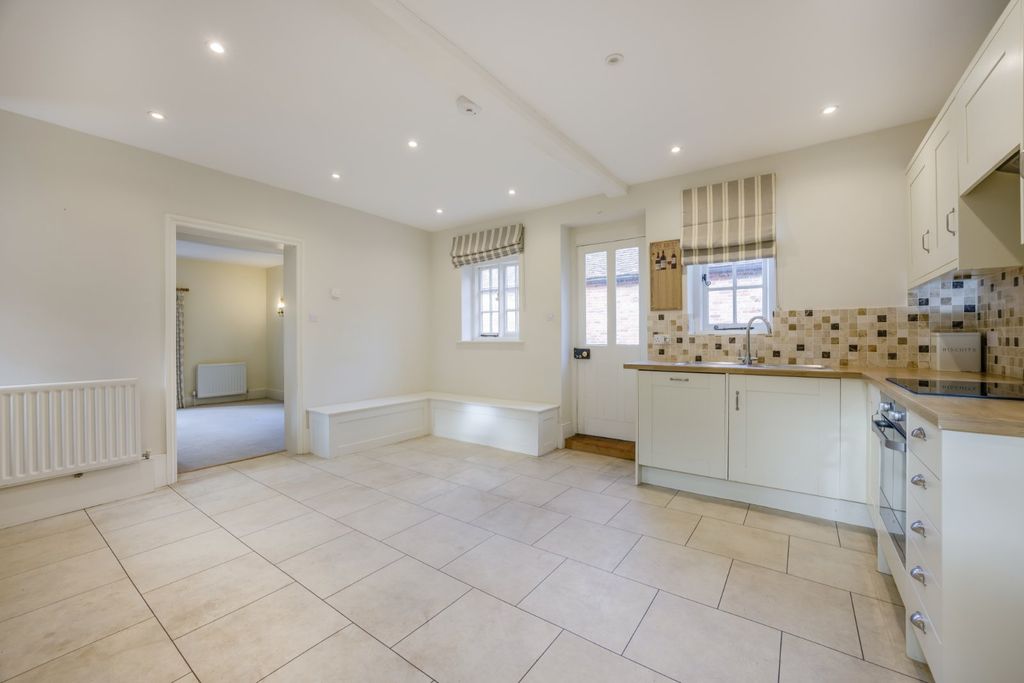 Property photo 3 of 12 Picture No. 24