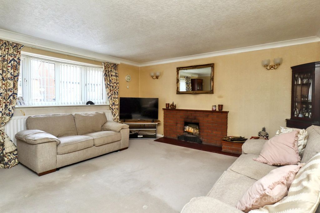 Property photo 3 of 16 4799565
