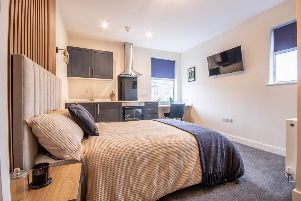 Property photo 1 of 7 E