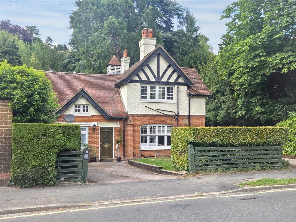 Property photo 1 of 11